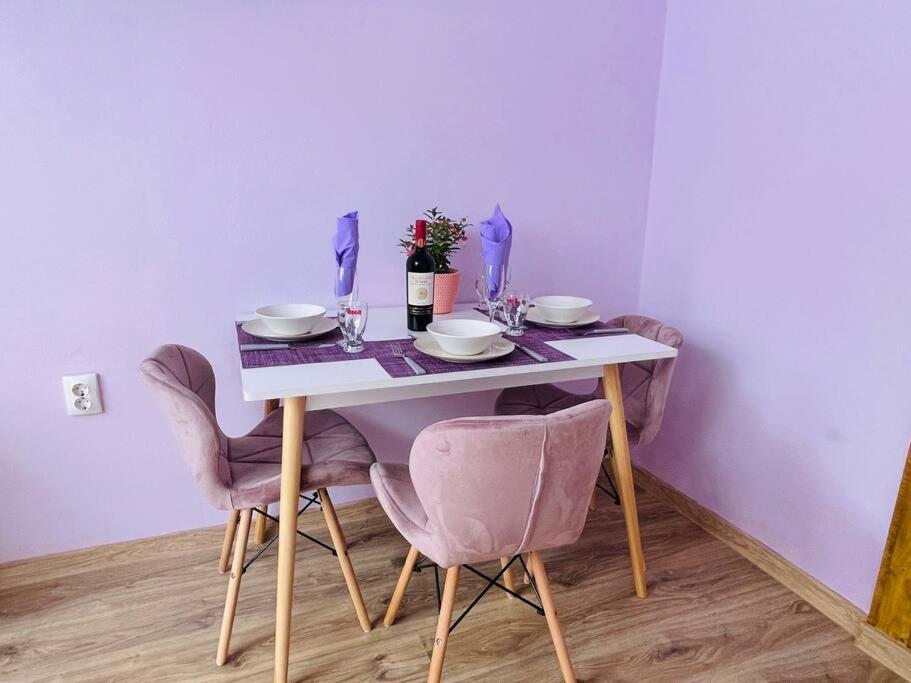 Lavender Luxury Apartment Oradea Extérieur photo