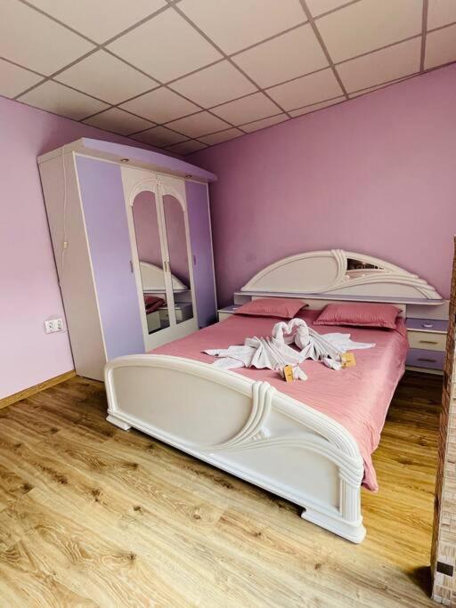 Lavender Luxury Apartment Oradea Extérieur photo