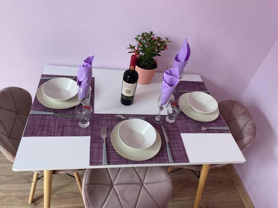 Lavender Luxury Apartment Oradea Extérieur photo
