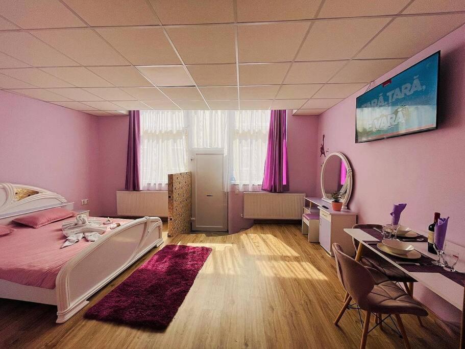 Lavender Luxury Apartment Oradea Extérieur photo