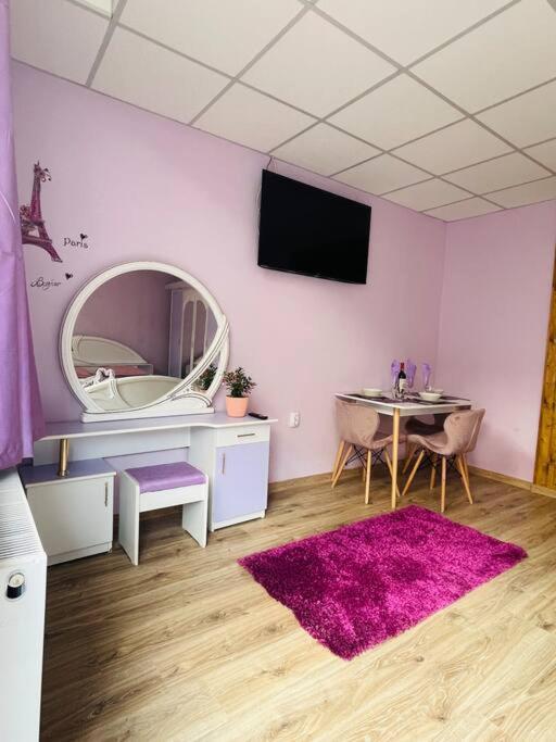 Lavender Luxury Apartment Oradea Extérieur photo